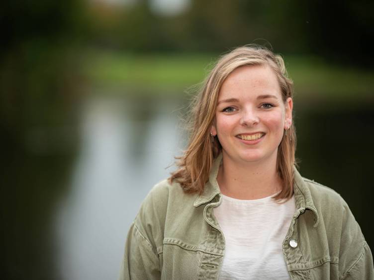 Fotoportret Esther van Dijk - Programmasecretaris